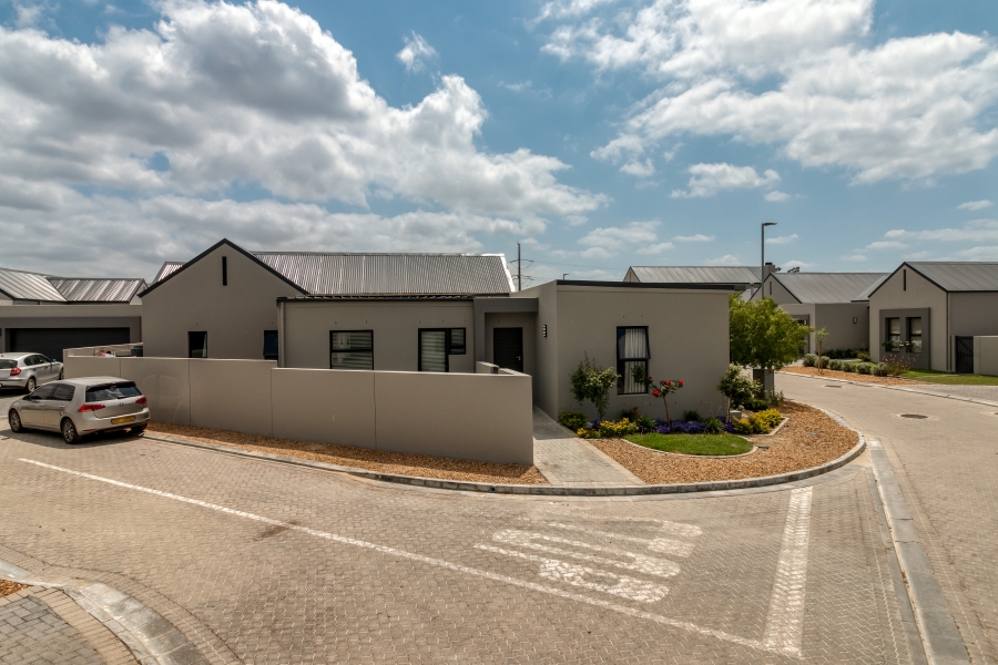 4 Bedroom Property for Sale in Aan de Wijnlanden Western Cape